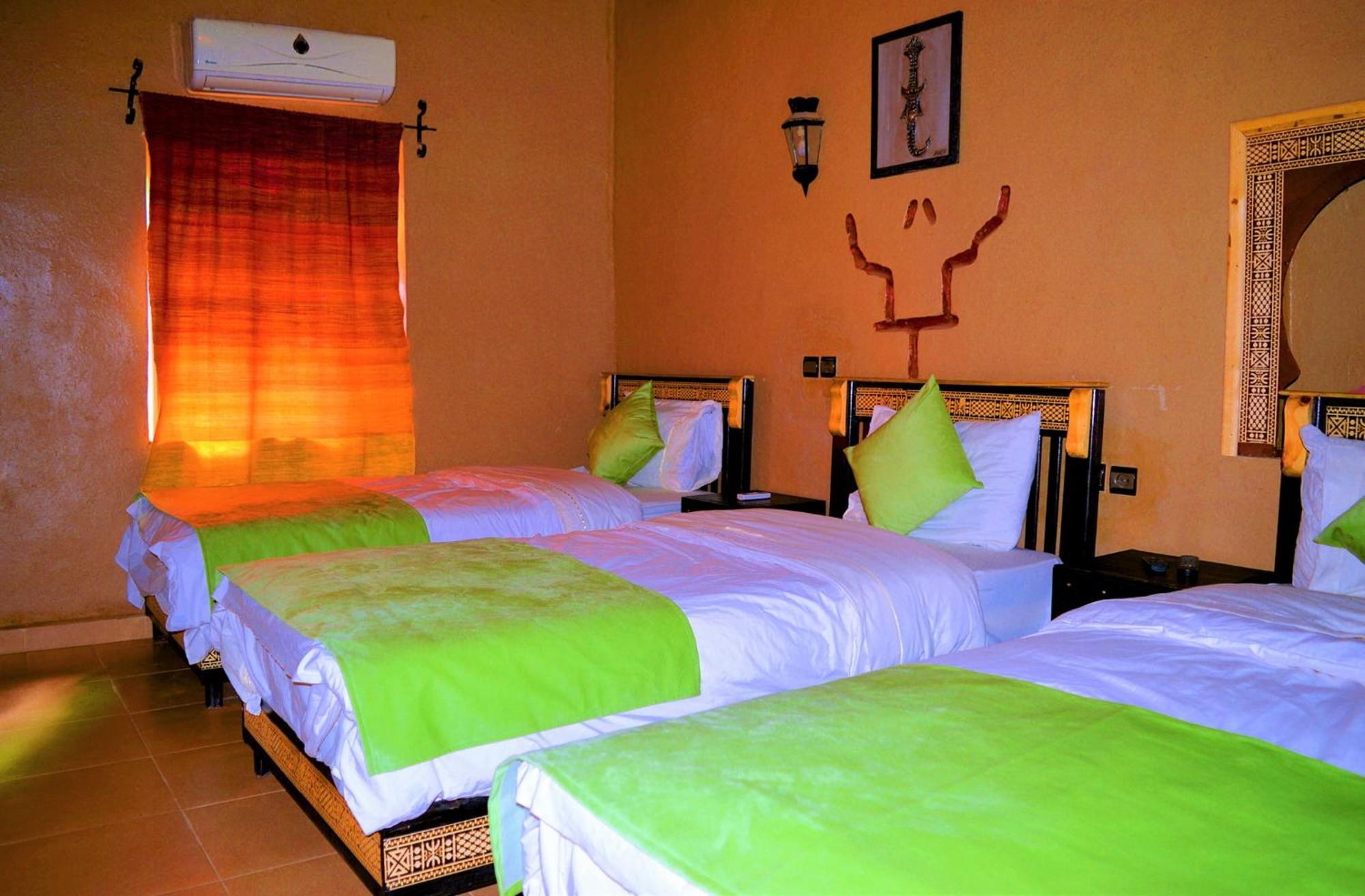 Hotel Les Roches Merzouga Bagian luar foto