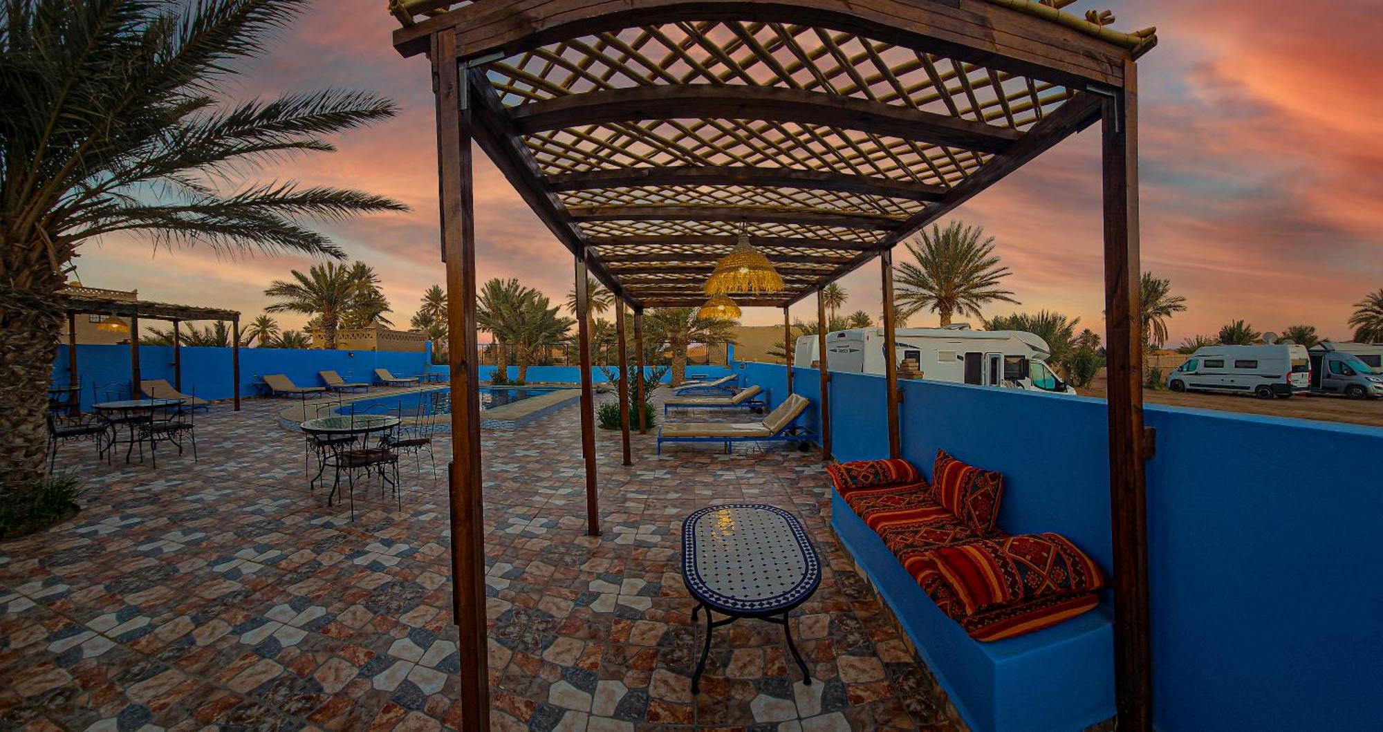 Hotel Les Roches Merzouga Bagian luar foto