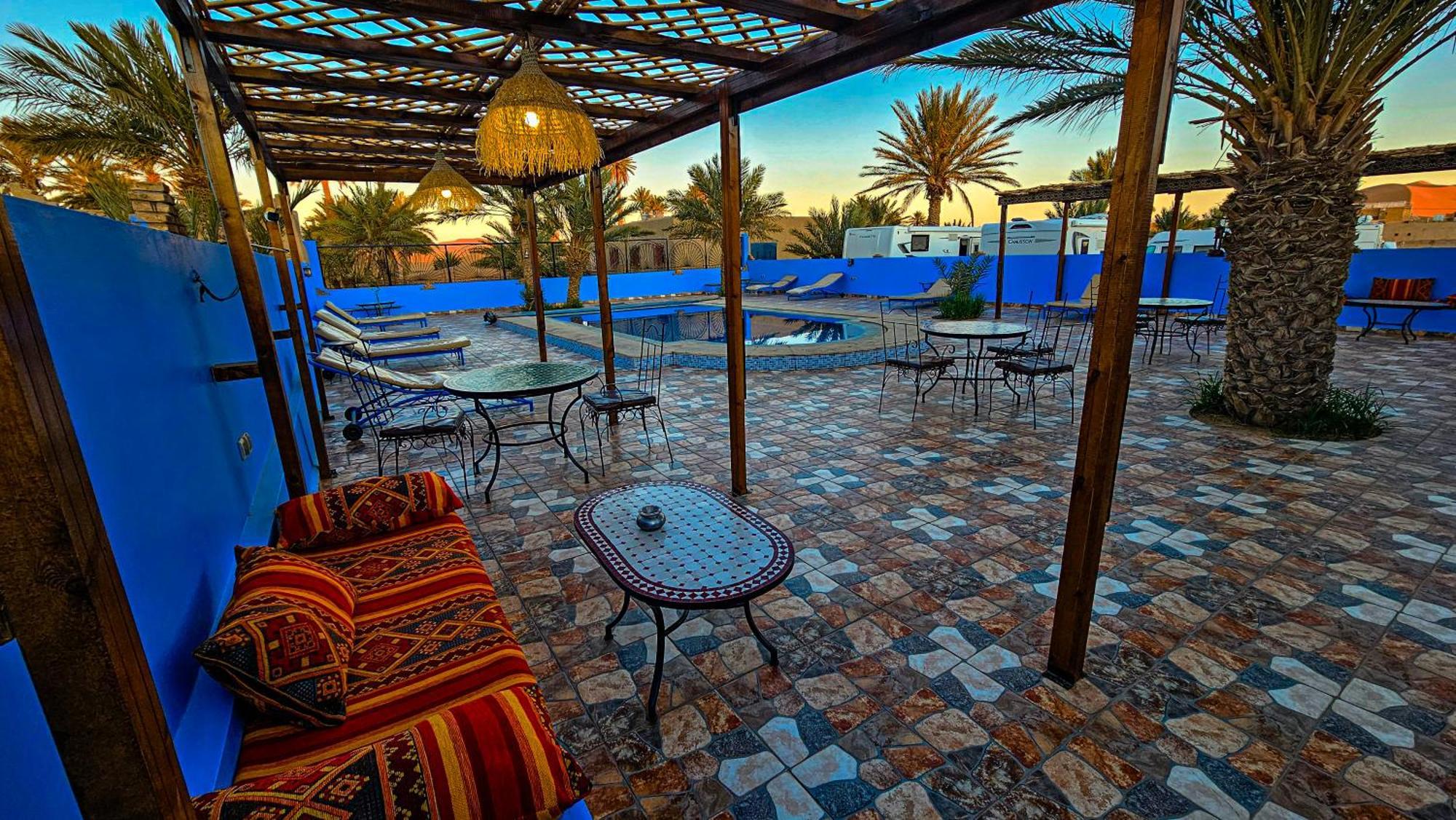 Hotel Les Roches Merzouga Bagian luar foto