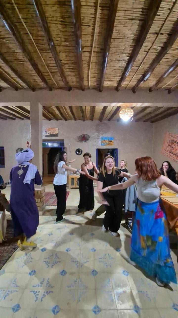 Hotel Les Roches Merzouga Bagian luar foto