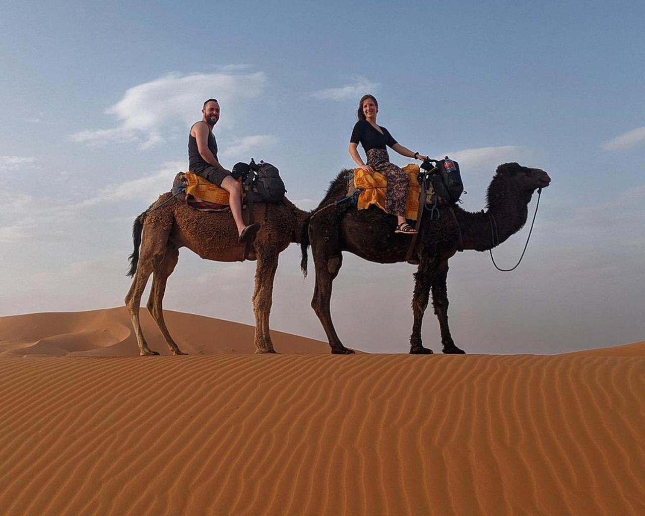 Hotel Les Roches Merzouga Bagian luar foto