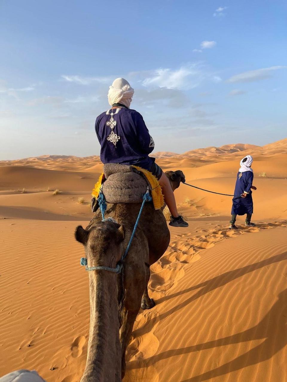 Hotel Les Roches Merzouga Bagian luar foto