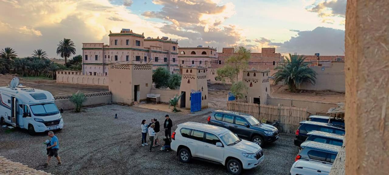 Hotel Les Roches Merzouga Bagian luar foto