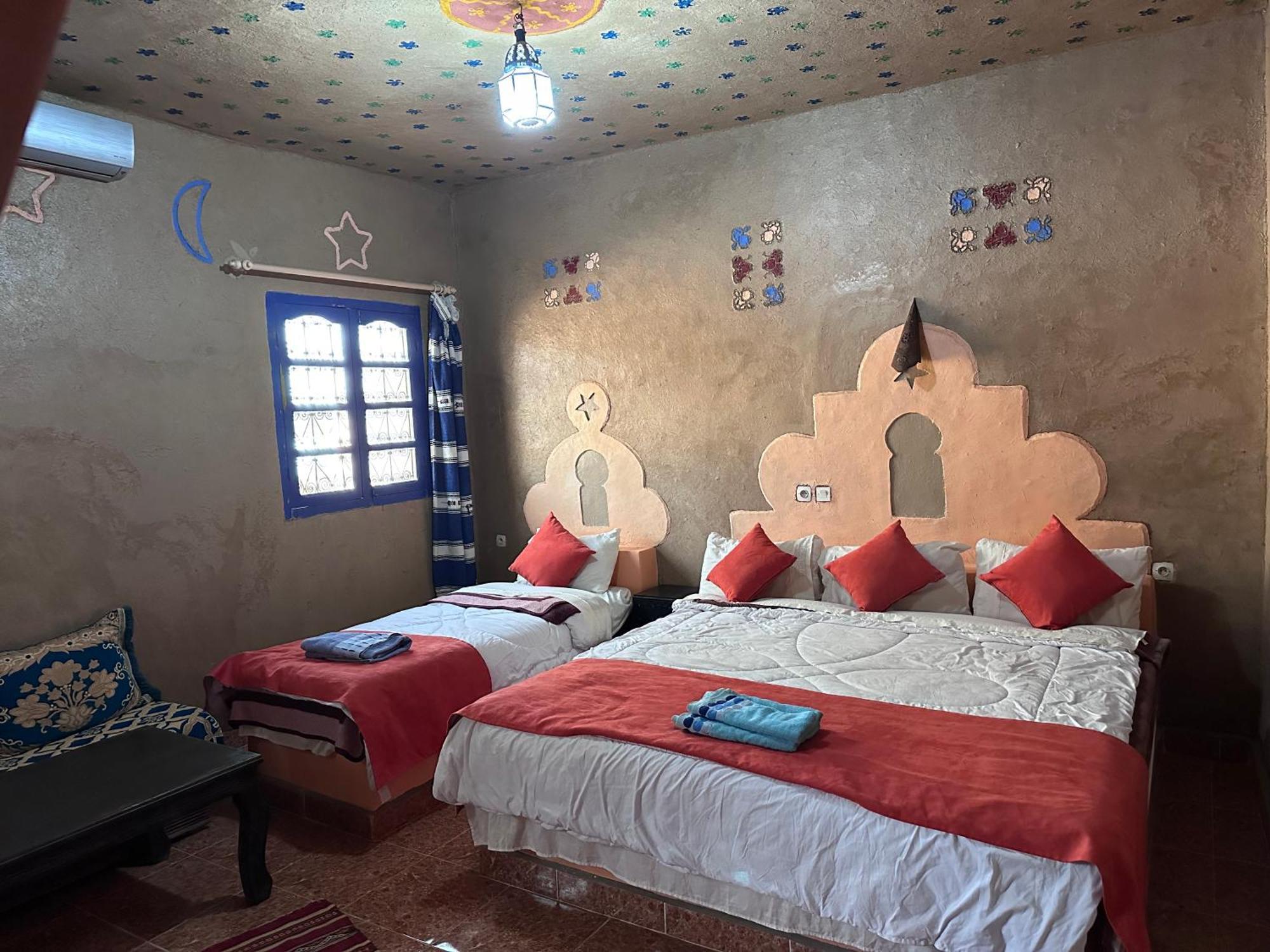 Hotel Les Roches Merzouga Bagian luar foto